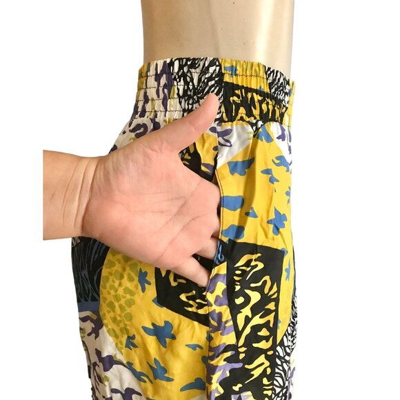 Vintage 1980s rayon shorts by Carry Back size M 1980s retro high waist Bermuda. - Picture 6 of 8